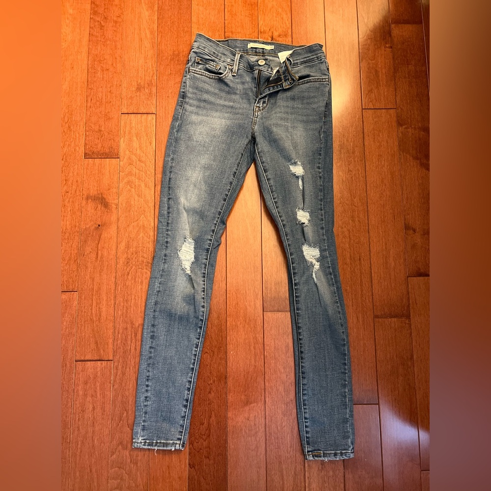 Size 27 Levi's 711 Ripped Skinny Jeans